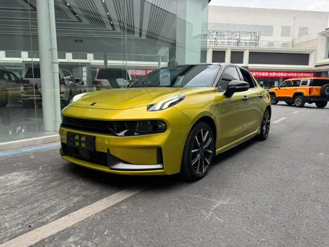 Lynk & Co 03