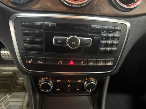 Mercedes-Benz Mercedes-Benz GLA