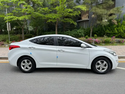 Hyundai Elantra (Avante)