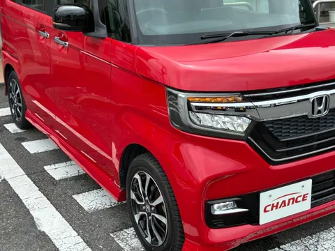 Honda N-BOX Custom