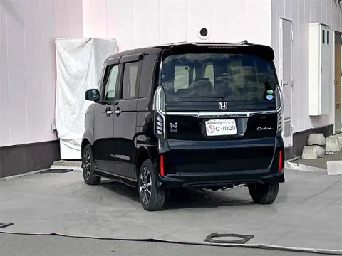 Honda N-BOX Custom