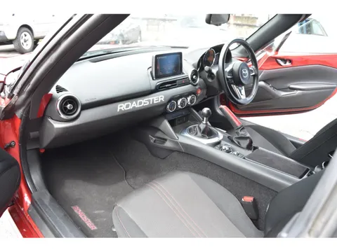 Mazda MX-5 (Roadster)