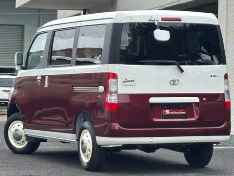 Toyota TownAce Van