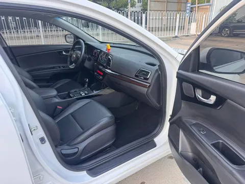 Kia K4