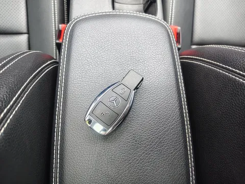 Mercedes-Benz Mercedes-Benz GLA