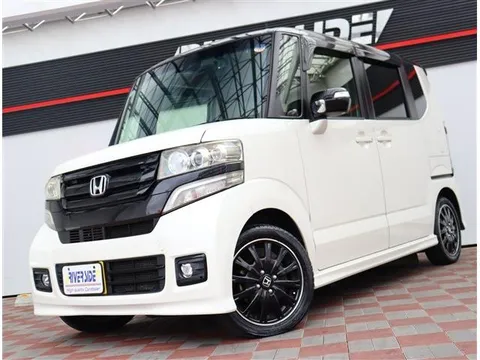 Honda N-BOX Custom