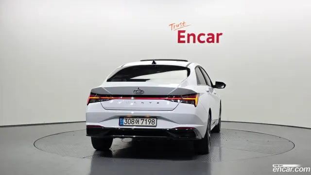 Hyundai Elantra (Avante)