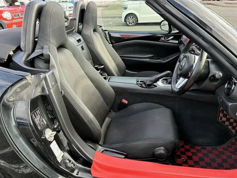 Mazda MX-5 (Roadster)