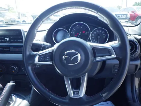 Mazda MX-5 (Roadster)