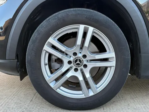 Mercedes-Benz Mercedes-Benz GLB