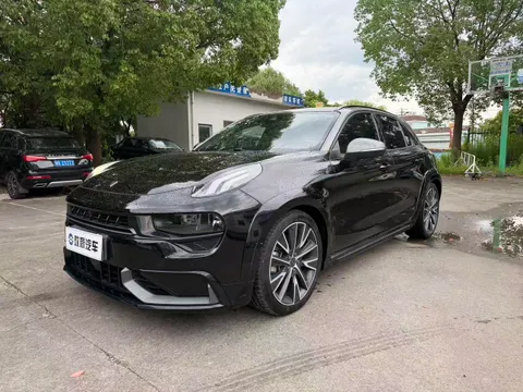 Lynk & Co 02