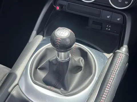 Mazda MX-5 (Roadster)