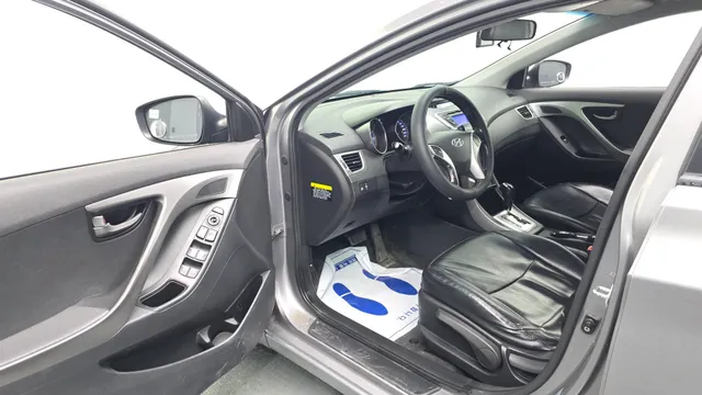 Hyundai Elantra (Avante)