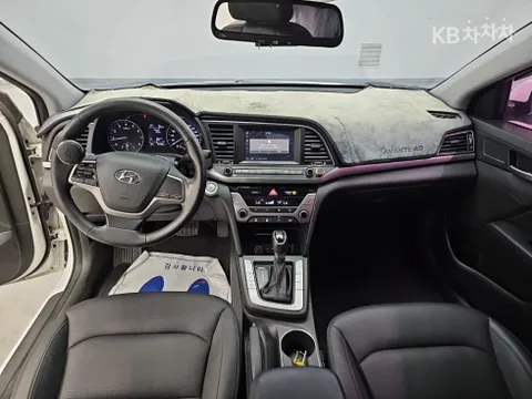 Hyundai Elantra (Avante)
