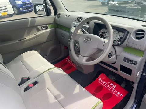 Toyota Pixis Space