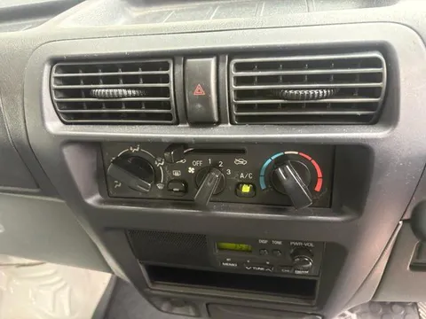 Nissan Clipper Van