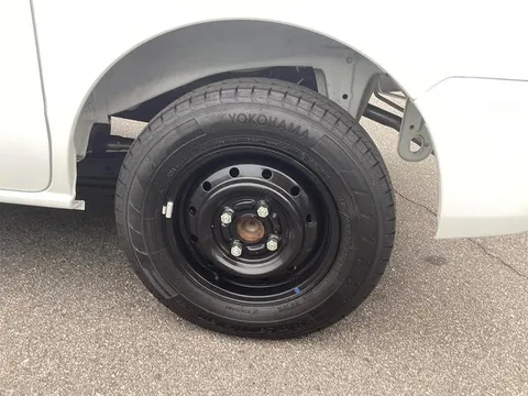 Nissan Clipper Van