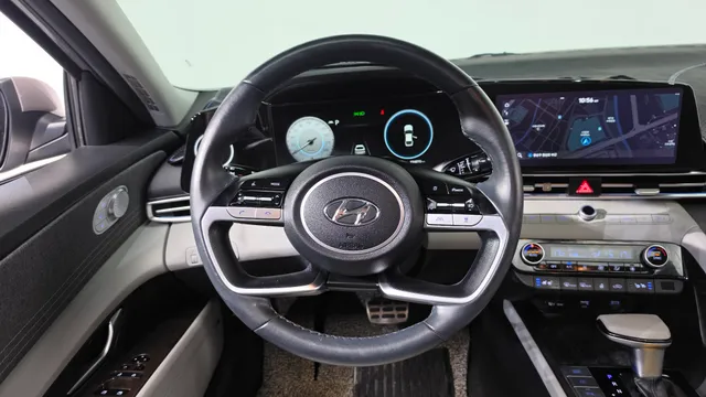 Hyundai Elantra (Avante)