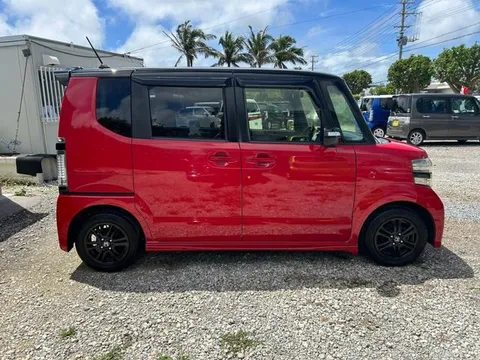Honda N-BOX Custom
