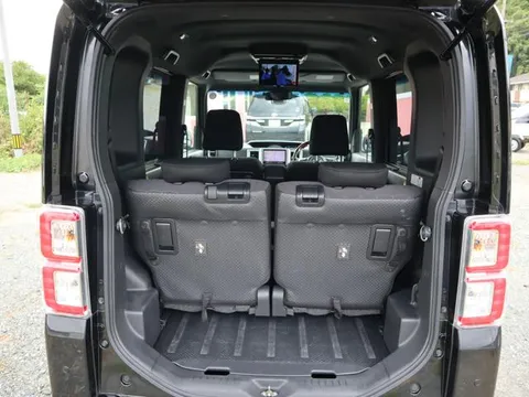 Toyota Pixis Mega
