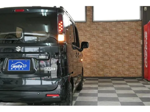 Suzuki Spacia Base