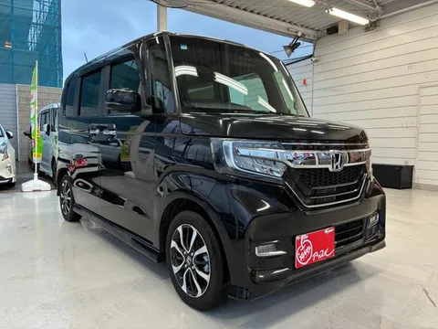 Honda N-BOX Custom
