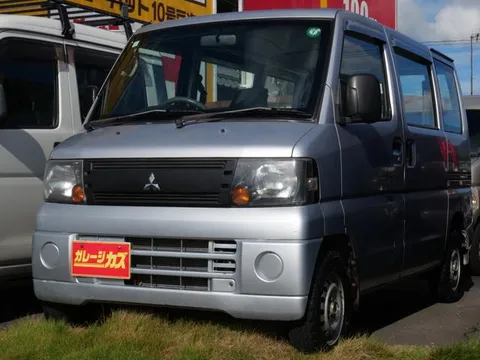 Mitsubishi Minicab Van