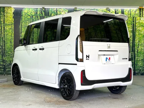 Honda N-BOX Custom
