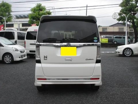 Honda N-BOX Custom