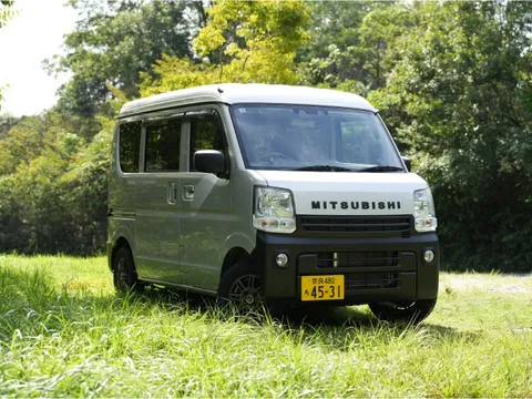 Mitsubishi Minicab Van