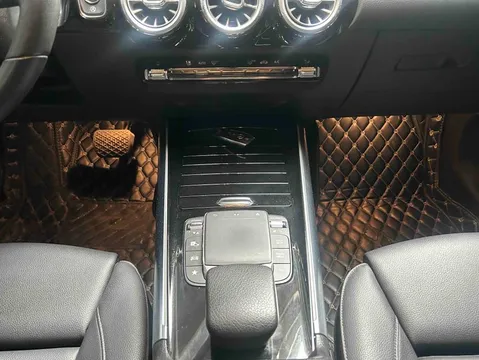 Mercedes-Benz Mercedes-Benz GLA