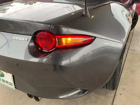 Mazda MX-5 (Roadster)