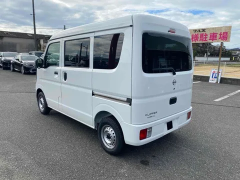 Nissan Clipper Van