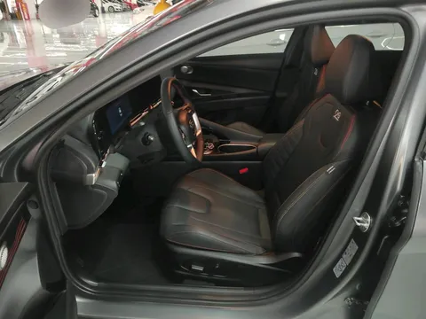 Hyundai Elantra (Avante)