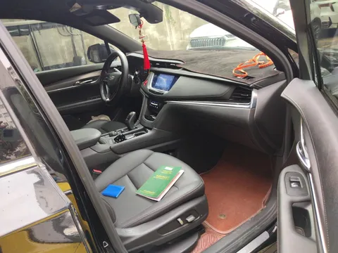 Cadillac XT6