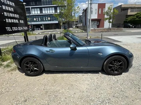 Mazda MX-5 (Roadster)