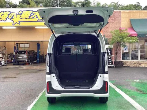 Honda N-BOX Custom