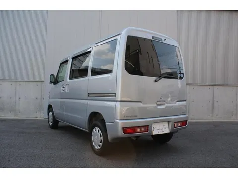 Mitsubishi Minicab Van