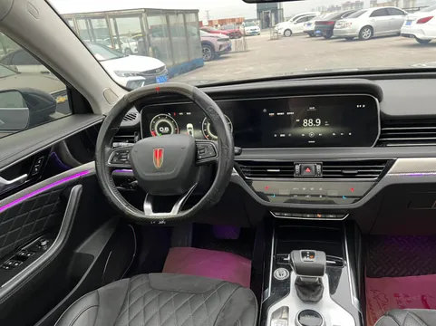 Hongqi HS5