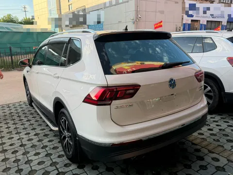 Volkswagen Tiguan L