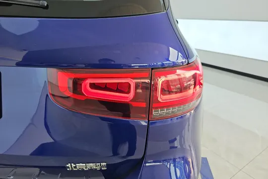 Mercedes-Benz Mercedes-Benz GLB