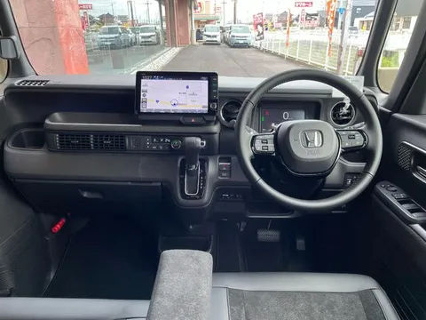 Honda N-BOX Custom