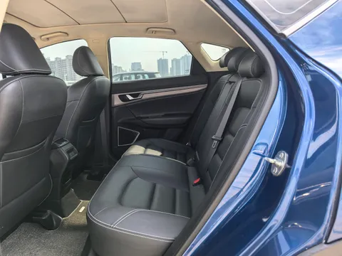 Geely Emgrand GS