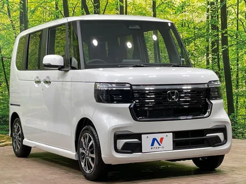 Honda N-BOX Custom