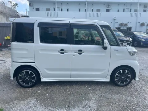 Suzuki Spacia