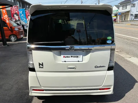 Honda N-BOX Custom