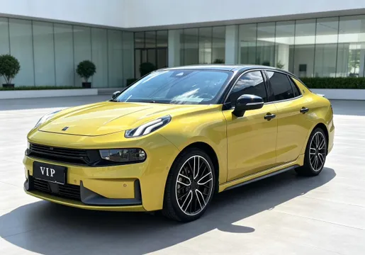 Lynk & Co 03