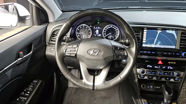 Hyundai Elantra (Avante)