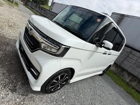 Honda N-BOX Custom