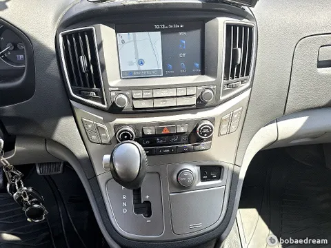 Hyundai Grand Starex